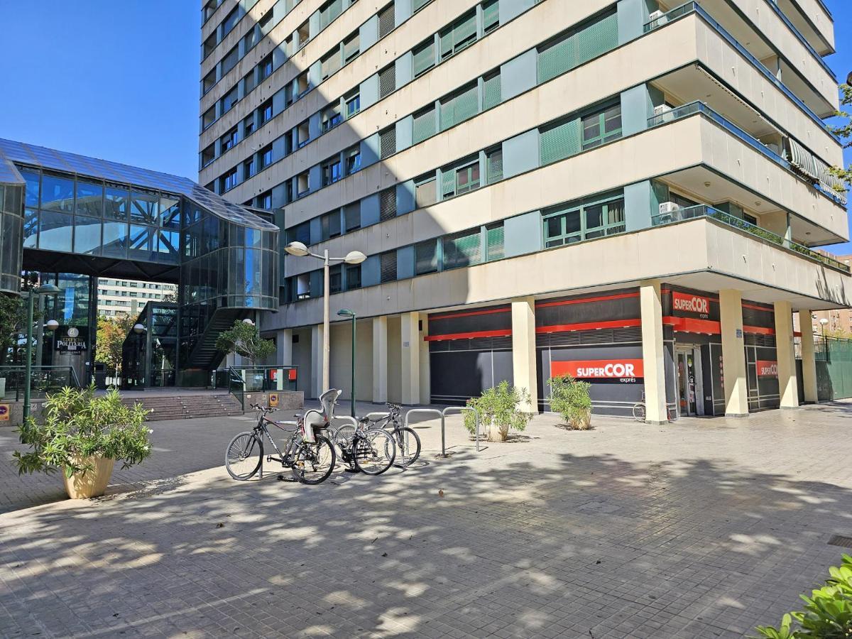 Apartamentos Las Ciencias U Валенсия Екстериор снимка